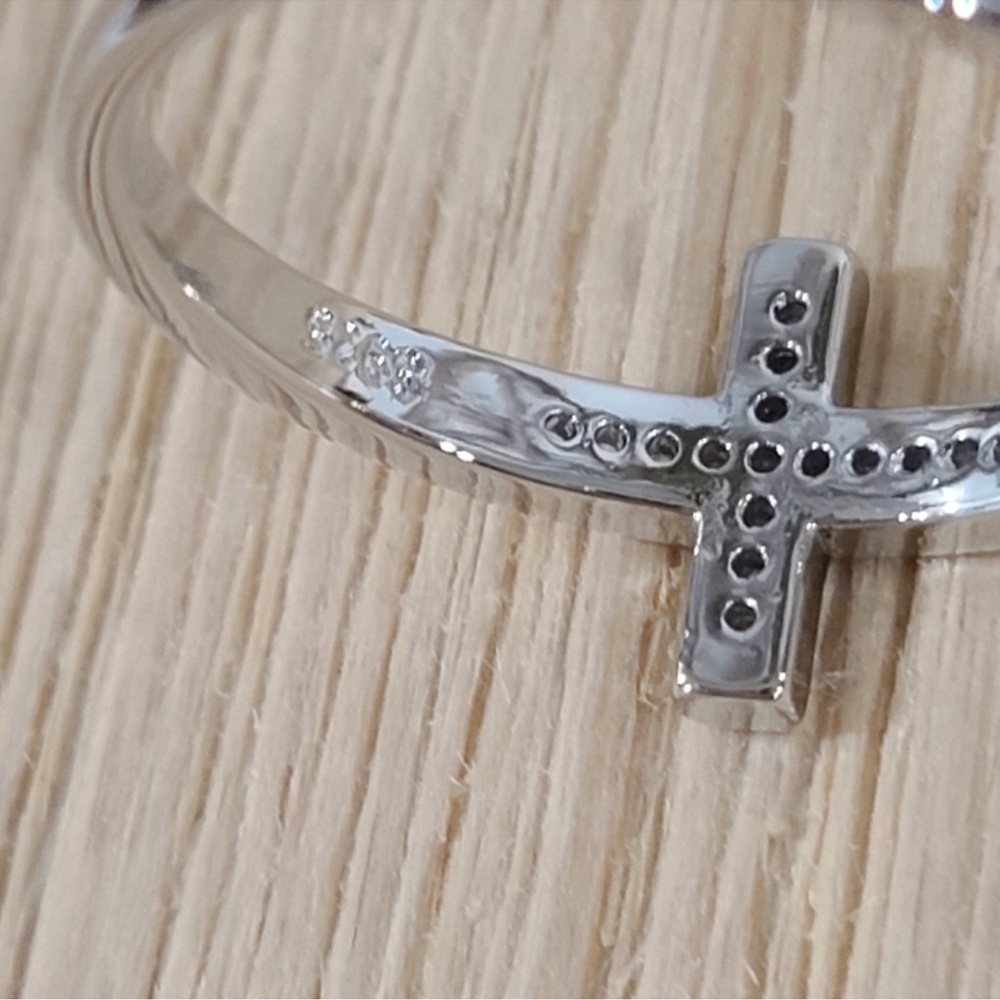 New! Sterling silver cross ring💎CZ’s 925 - Picture 5 of 6